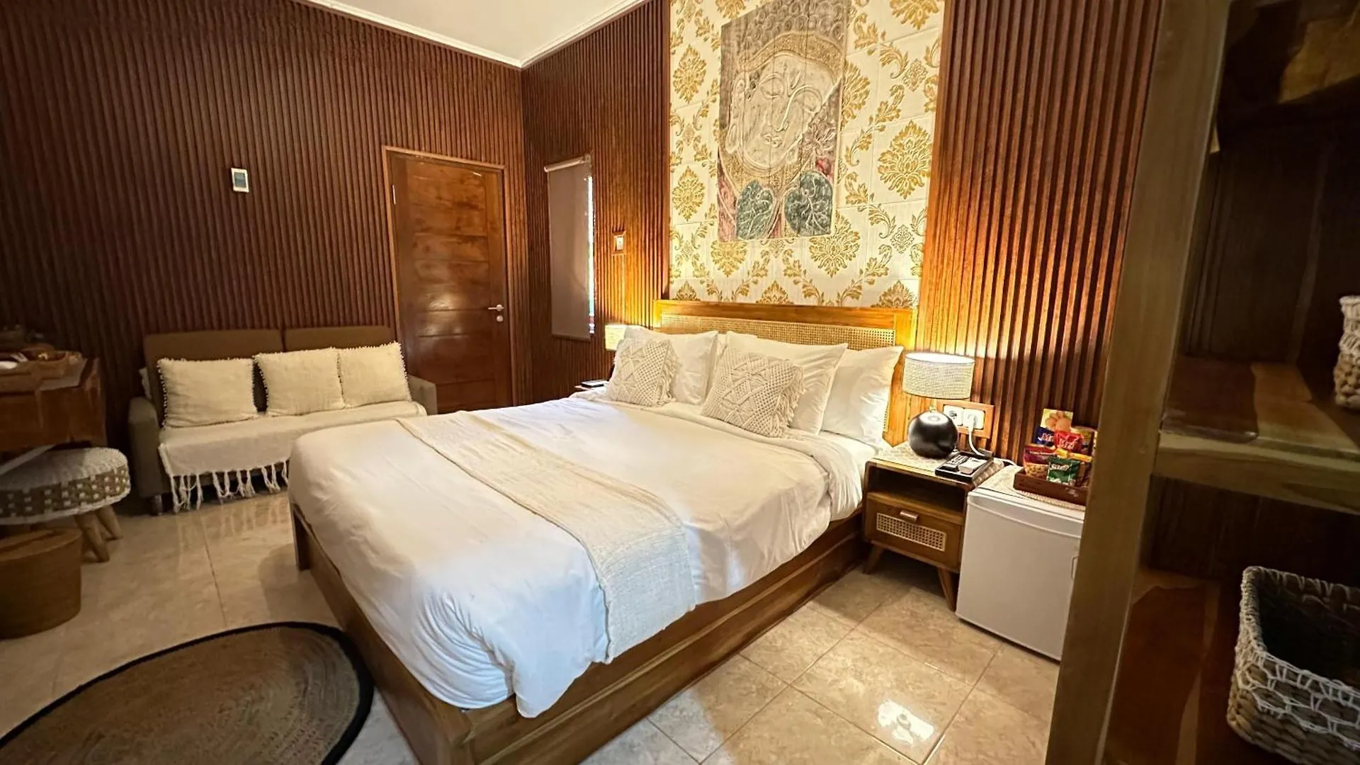 Kubu Dimel Suites Home contacts